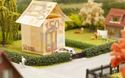 Top tips for currency when buying property abroad