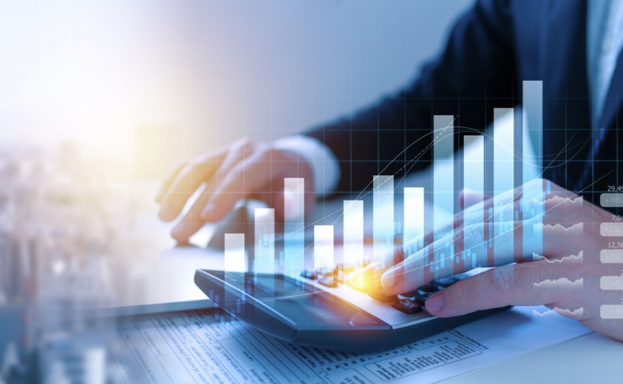 Stick or twist for Bank leaves sterling in balance