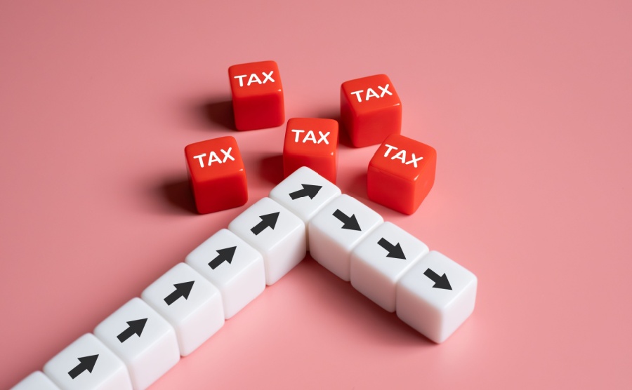 Pound hits new low as Reeves ditches income tax plan