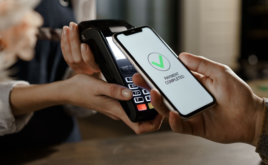 Positive housing and retail sales boost sterling