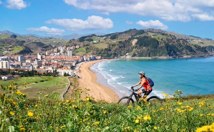 retiring overseas alone