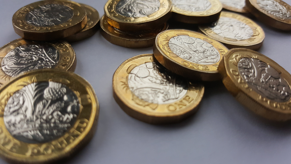 Double interest rate decisions cause swings in exchange rates