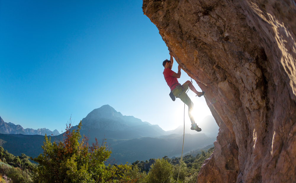 Retiring overseas on a UK pension: what happens when sterling falls?