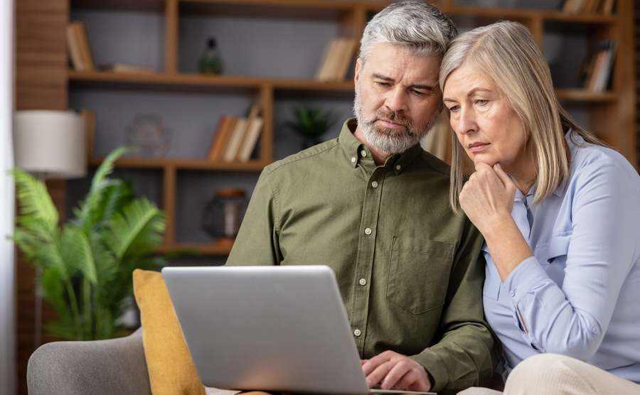 Buying currency online for a property purchase – why service matters