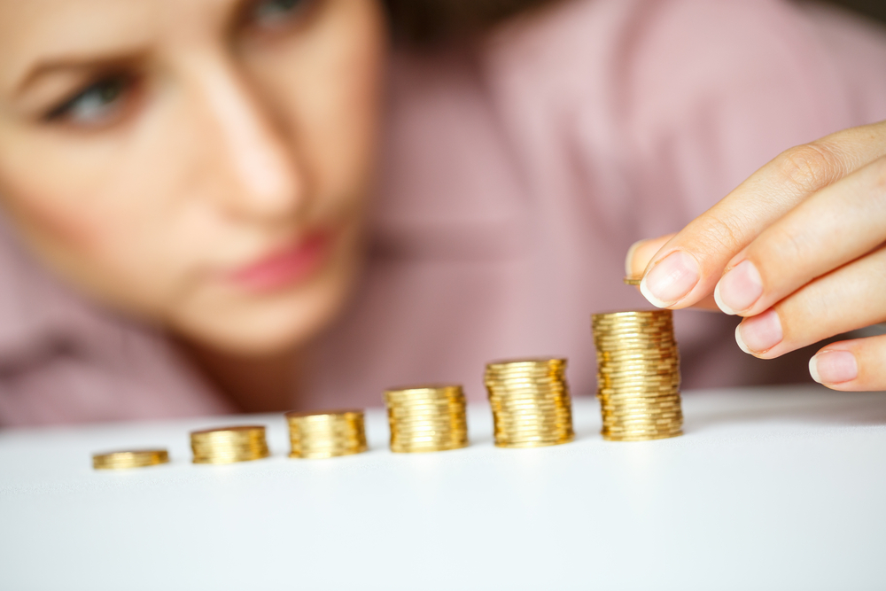 Pound makes hay while it rains for the US and EU